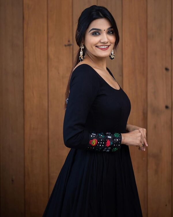 black  fox gorgette Embroidery work on Sequnce  heavy for side lace border navratri special gown - Image 6