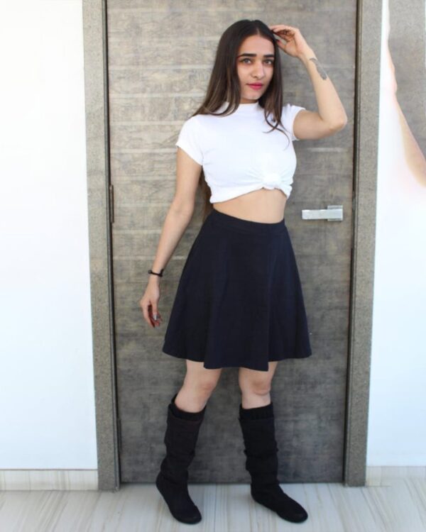 SHORT SKIRTS - Image 3