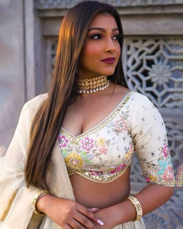 BEAUTIFUL Heavy EMBROIDERY WITH Thread And Weeding Lehenga Set For Women - Image 2