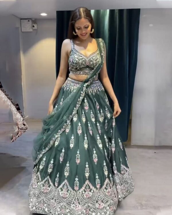 Attractive Indian Bridal Lehenga Choli and blouse, crop top for women's - Image 2