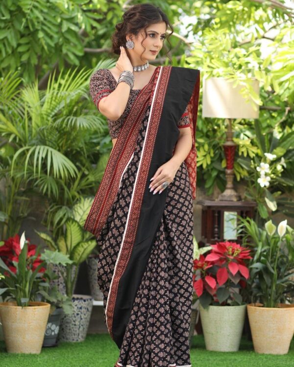 BLACK AND RED COLOR PURE COTTON PRINT SAREE - Image 3