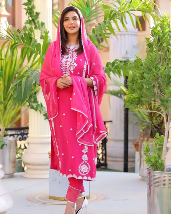 EID SPECIAL FUAX GEORGETTE LONG suit AND PENT WITH  FULL CHiNe STITCH WORK WITH FANCY FOR SIDE LESS BODER DUPATTA